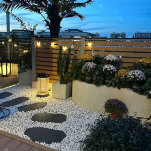 Decor sân vườn với sỏi tròn quay và đá bước dặm