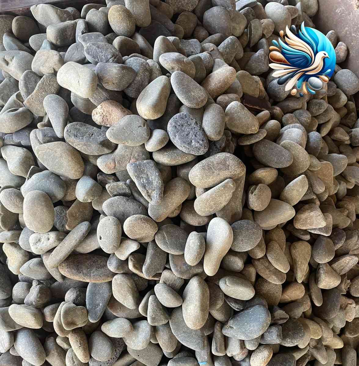 Sỏi sông xanh đen trang trí sân vườn