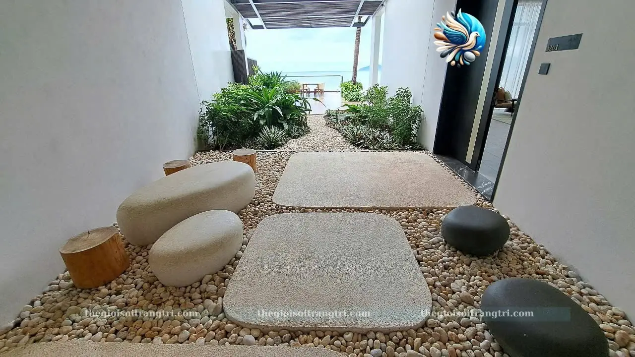 Sỏi Trang Trí Tại Khánh Hòa: 5 Loại Hợp Nắng Gió Ven Biển Sỏi biển rải lối đi hành lang kết hợp đá bước chân, tham khảo cho sỏi trang trí tại Khánh Hòa